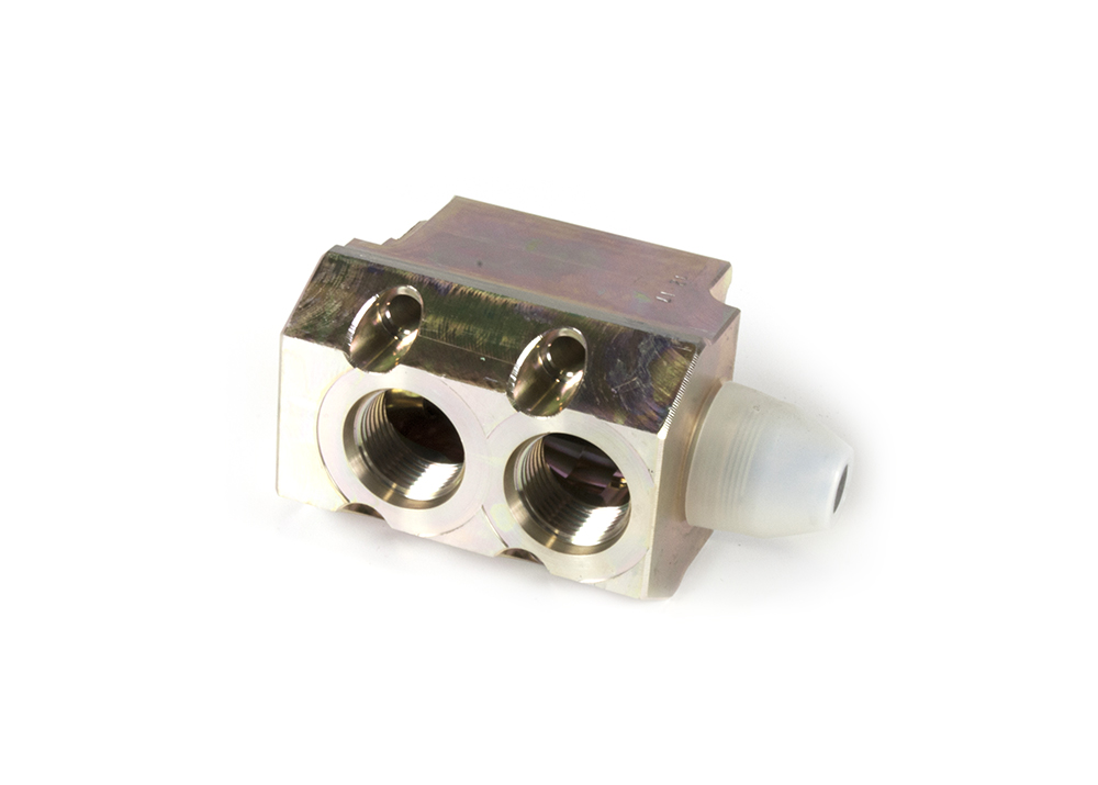 Cylinder return valve